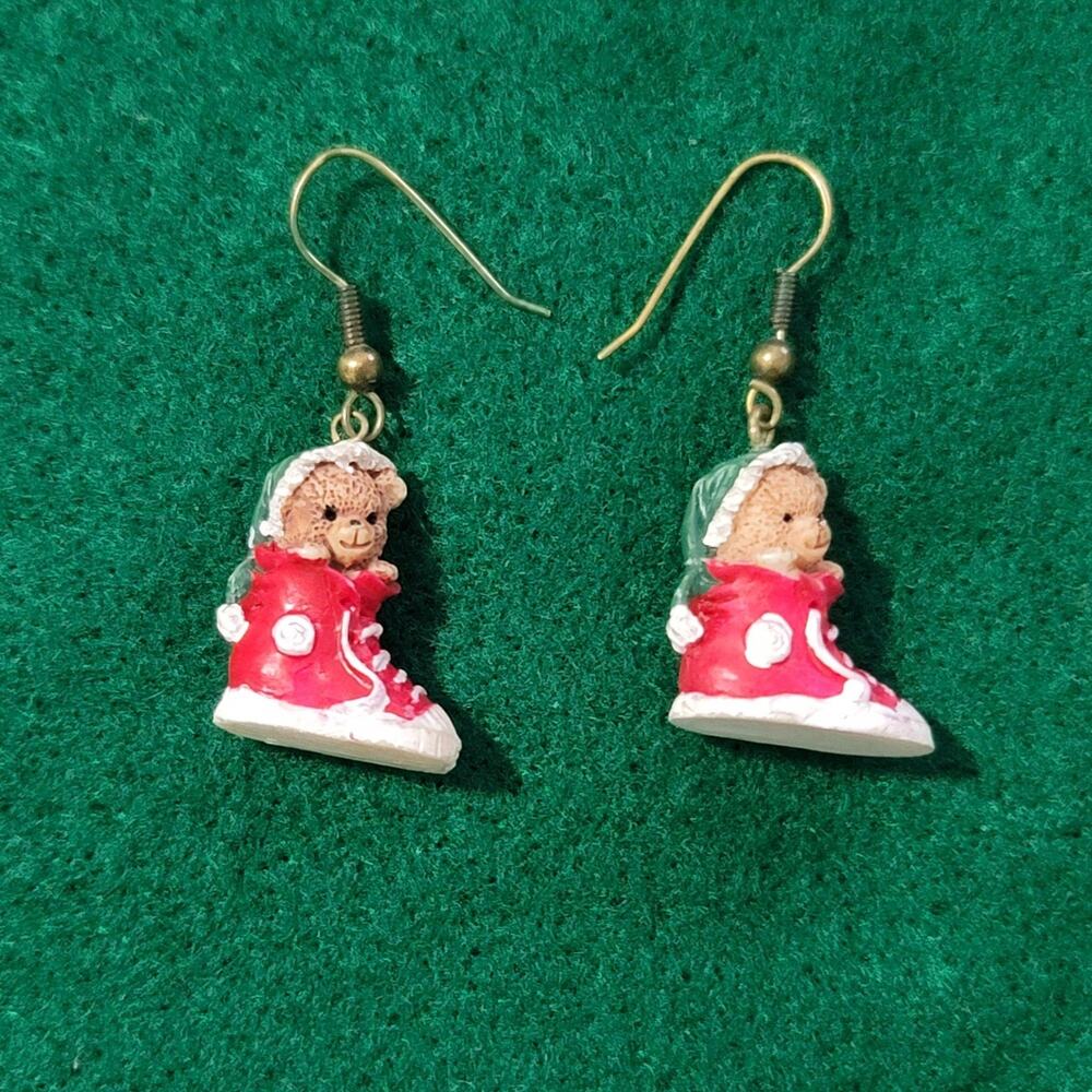 Vtg CHRISTmas Teddy Bear in Shoes Earrings